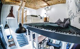 Apollo Loft Apartment